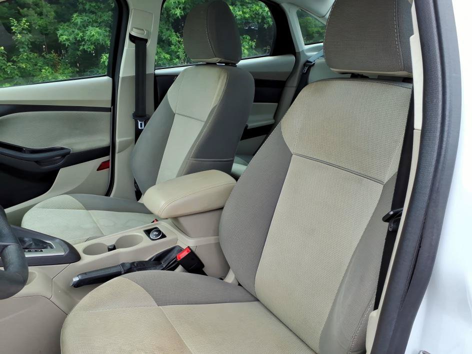 Used 2014 Ford Focus SE FWD image 17