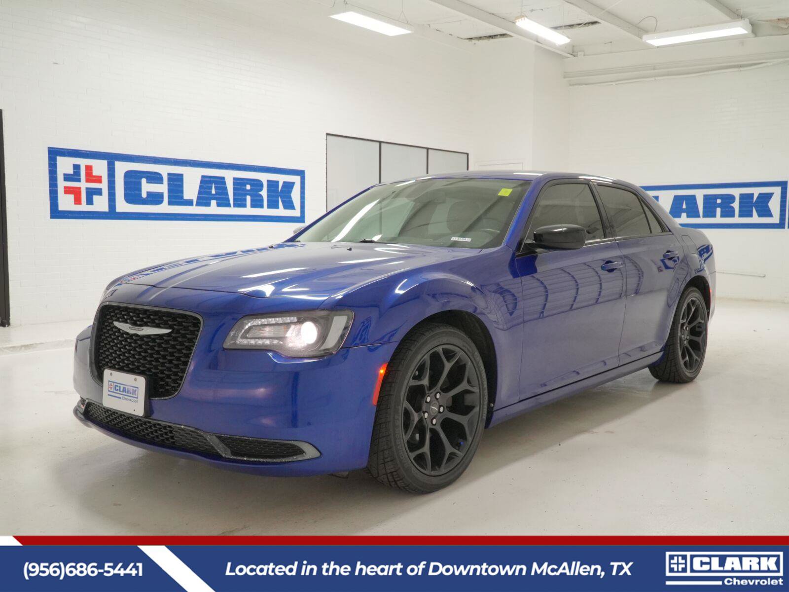 Used 2019 Chrysler 300 Touring w/ Sport Appearance Package RWD image 1