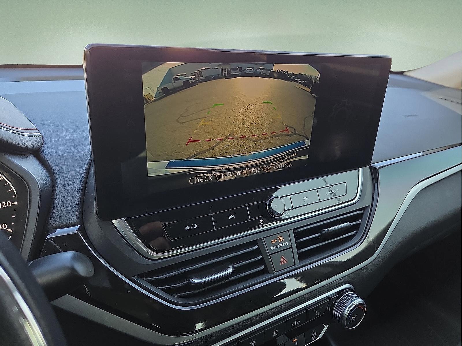 Used 2023 Nissan Altima 2.5 SR w/ SR Premium Package image 17