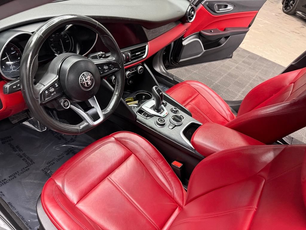 Used 2021 Alfa Romeo Giulia Sprint w/ Nero Edizione RWD image 32