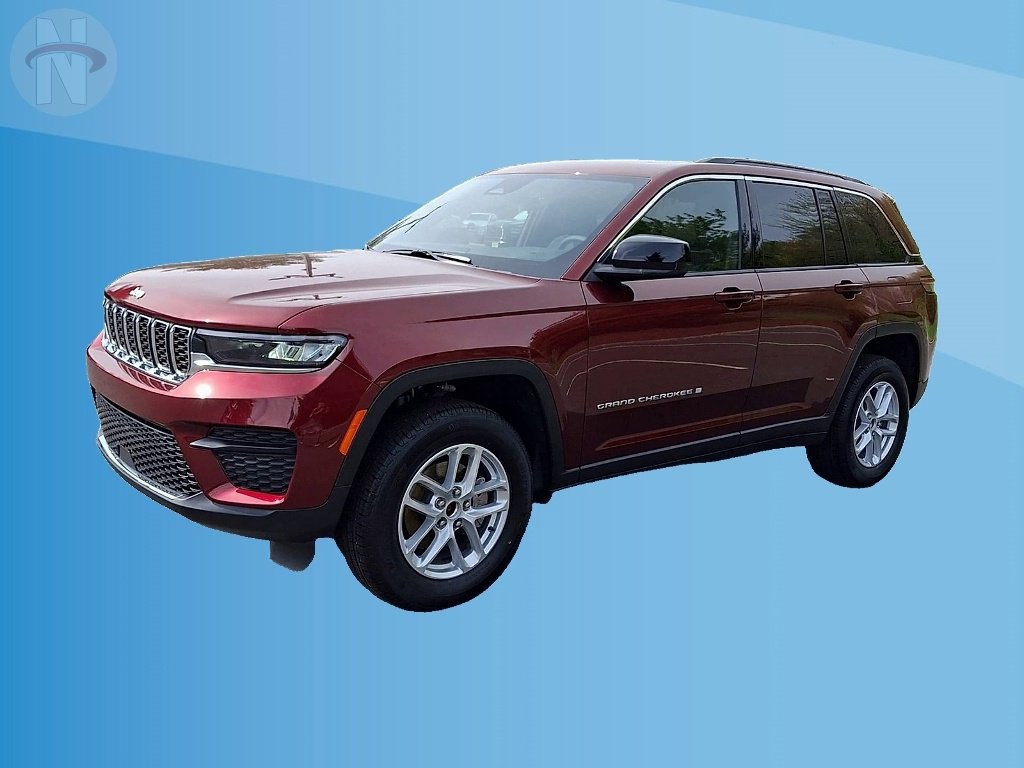 Used 2025 Jeep Grand Cherokee Laredo X w/ Luxury Tech Group I AWD/4WD image 4