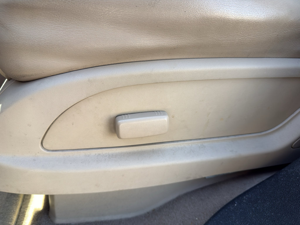 Used 2010 GMC Acadia SLT image 31