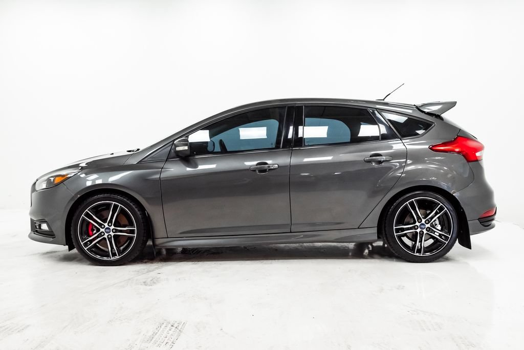 Used 2015 Ford Focus ST w/ Equipment Group 401A FWD image 25