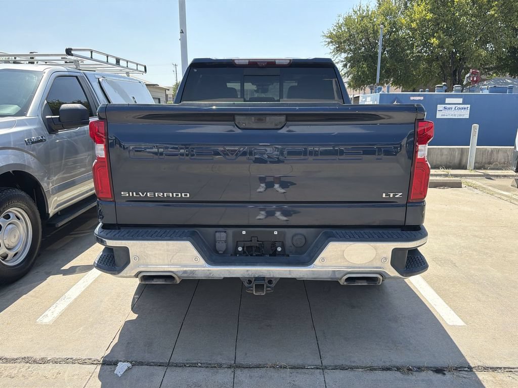 Used 2022 Chevrolet Silverado 1500 LTZ w/ Technology Package AWD/4WD image 2