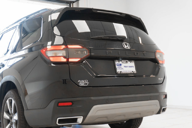 Used 2024 Honda Pilot Elite image 33