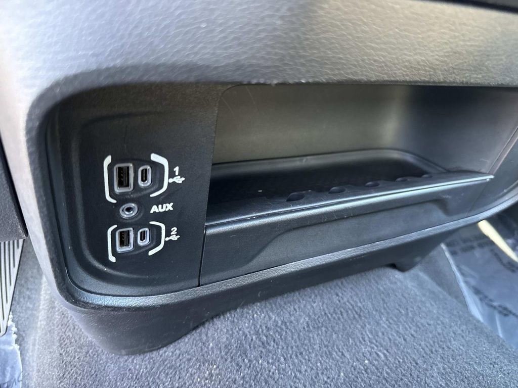 Used 2024 RAM 2500 Big Horn image 31