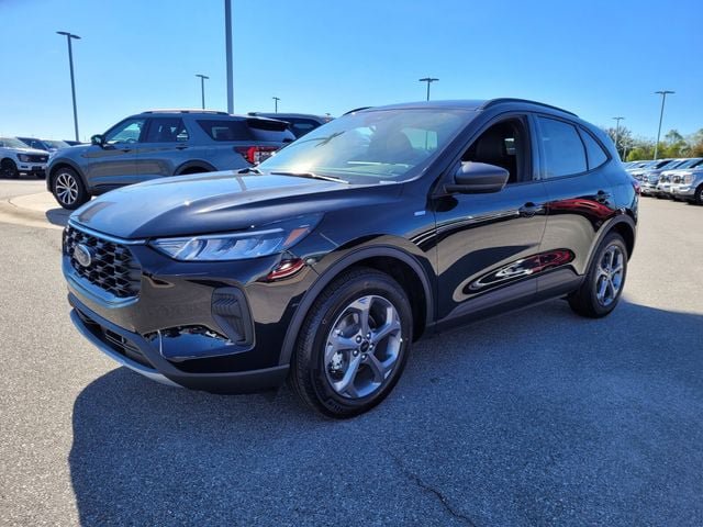New 2026 Ford Escape ST-Line w/ Tech Pack #1 FWD image 3