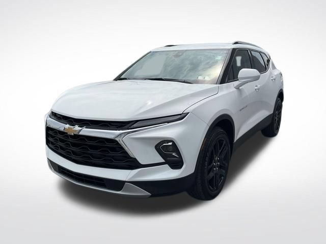 Used 2024 Chevrolet Blazer LT w/ Convenience Package AWD/4WD image 3
