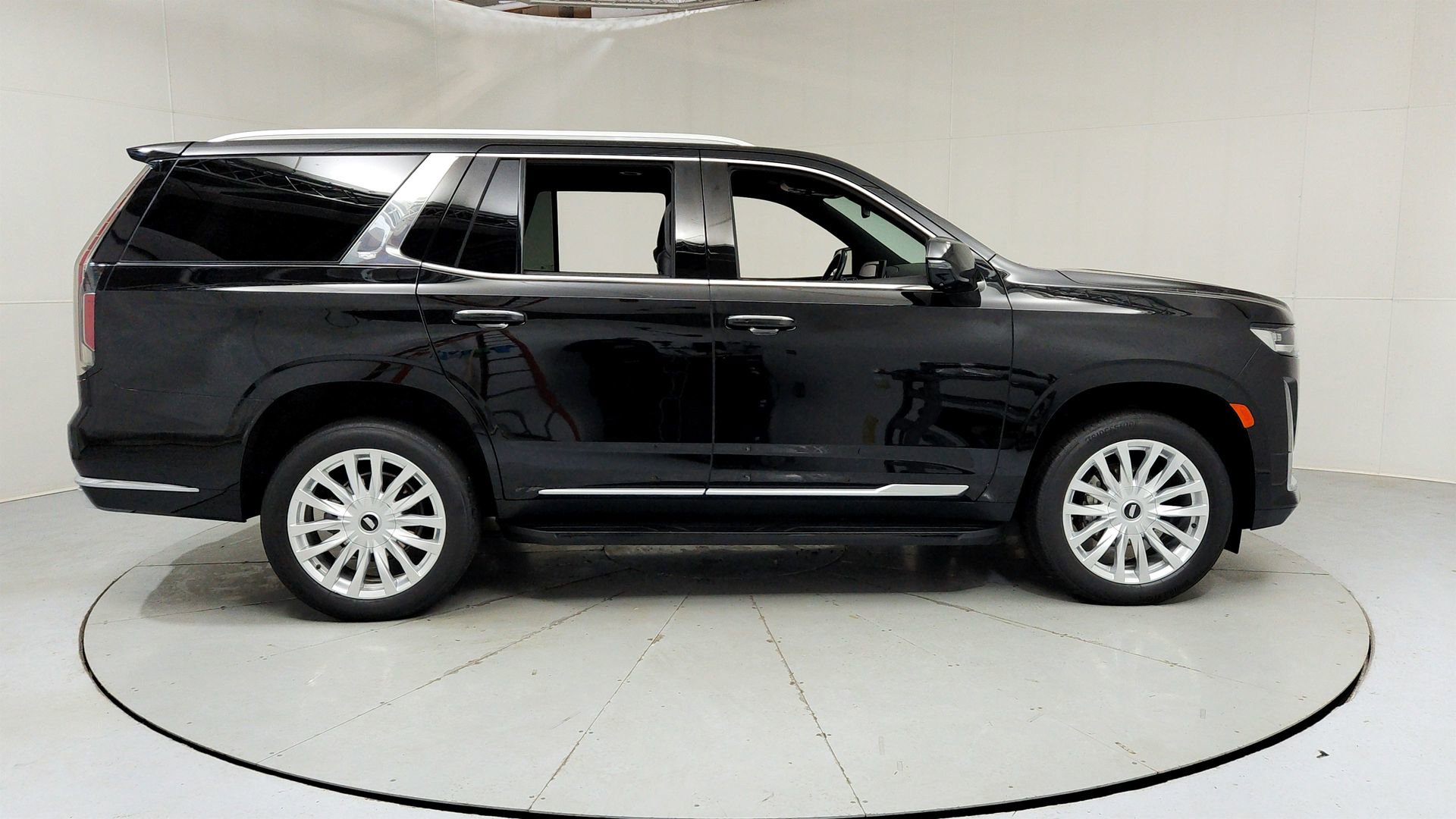 Used 2023 Cadillac Escalade Luxury AWD/4WD image 6