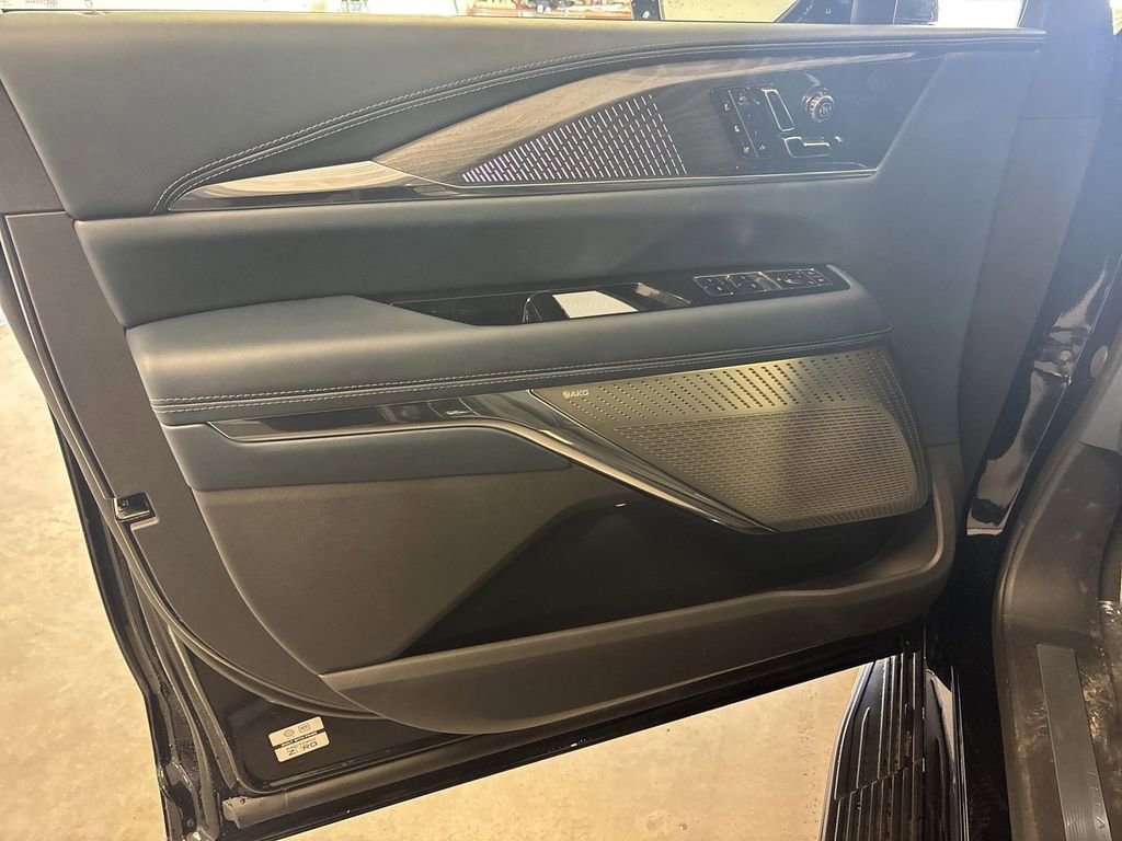 New 2025 Cadillac Escalade IQ Sport 2 w/ LPO, ONYX Package image 21