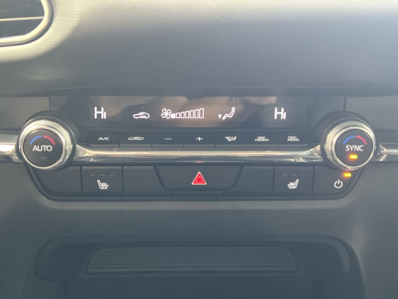 Used 2024 MAZDA CX-30 AWD 2.5 S w/ Premium Package image 18