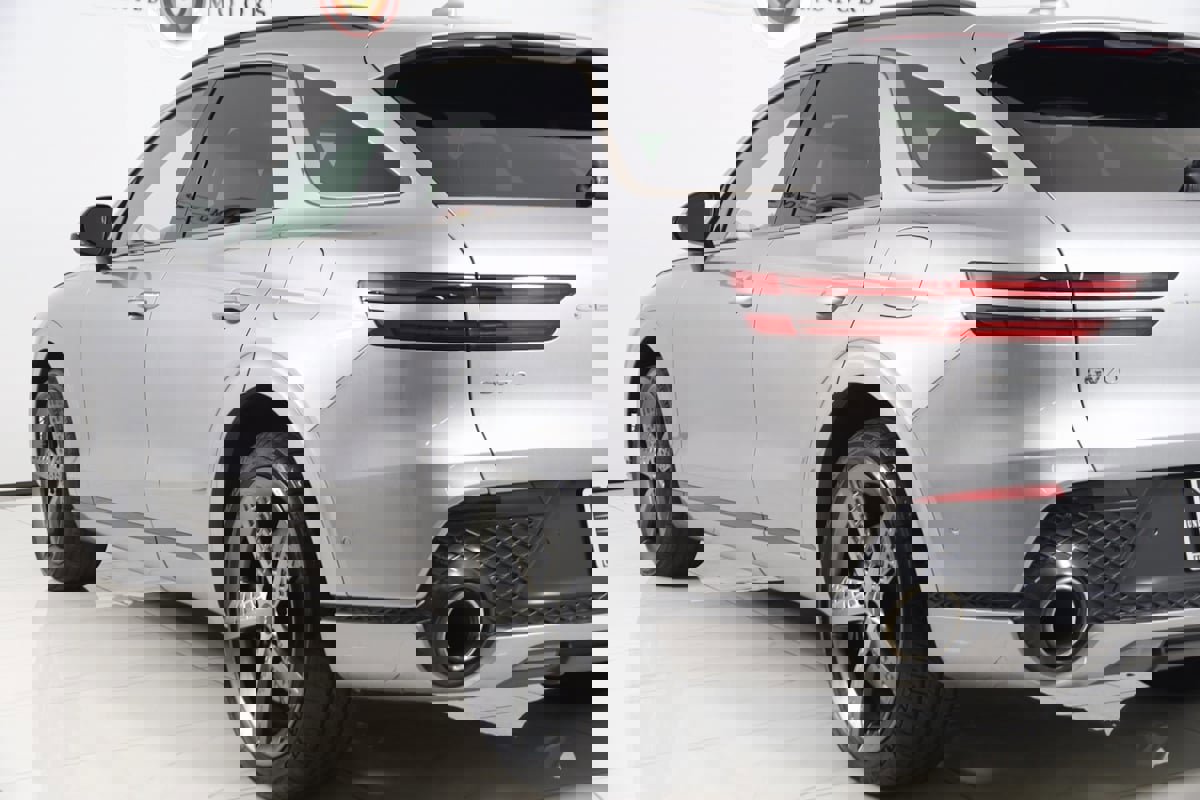 Used 2023 Genesis GV70 2.5T w/ Sport Prestige Package image 27