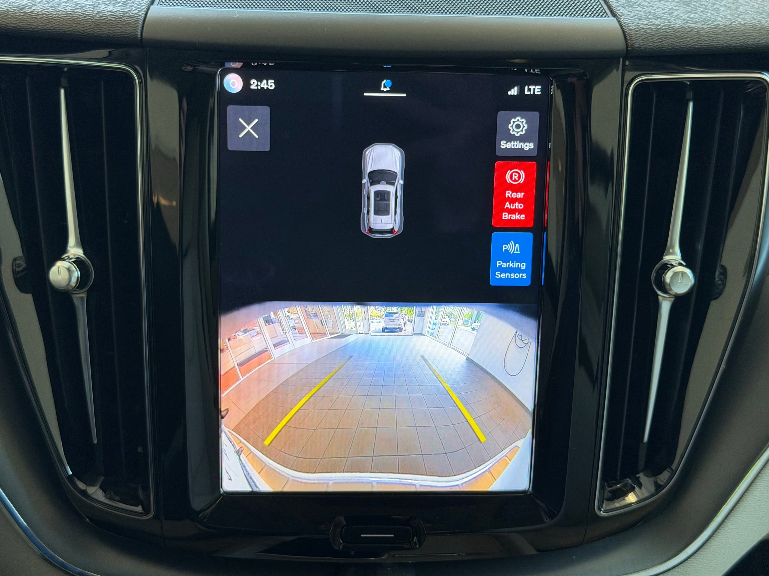 Used 2024 Volvo XC60 B5 Core AWD/4WD image 18
