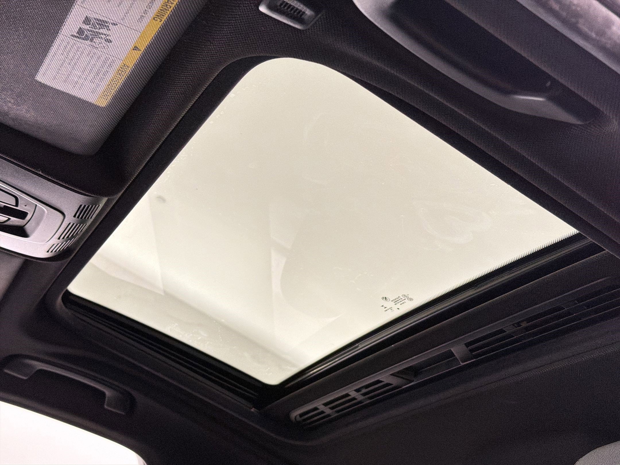 Used 2017 BMW 330i Sedan image 14