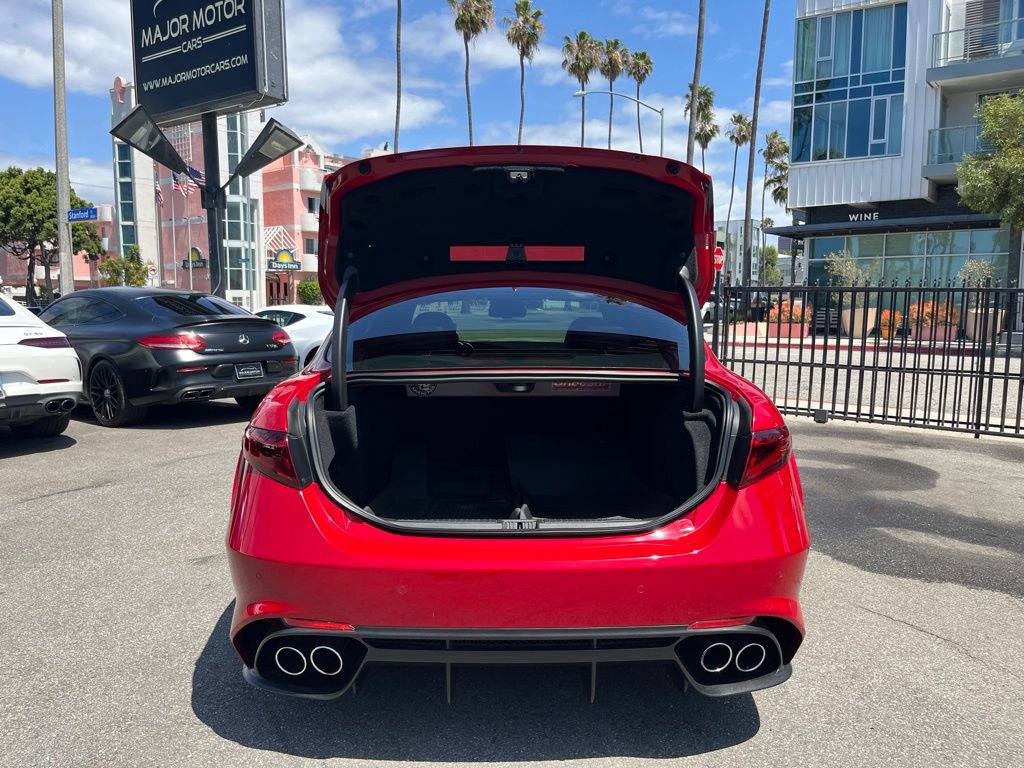 Used 2018 Alfa Romeo Giulia Quadrifoglio w/ Driver Assist Dynamic Package RWD image 8