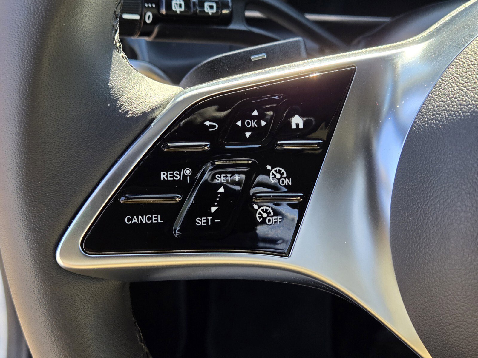 Used 2025 Mercedes-Benz GLC 300 GLC 300 image 22