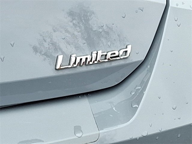 Used 2023 Hyundai Elantra Limited image 32