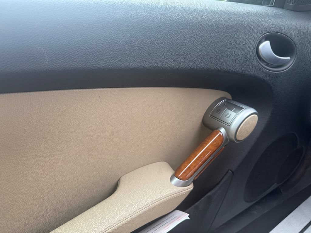 Used 2010 Mercedes-Benz SLK 300 image 16