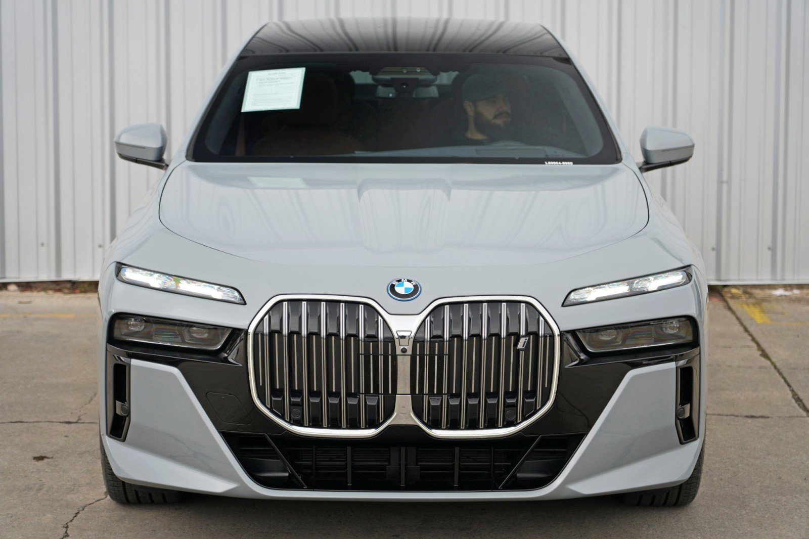 Used 2023 BMW i7 xDrive60 w/ Executive Package 2 image 57