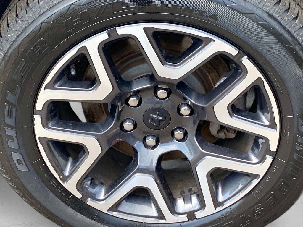 Used 2025 RAM 1500 Laramie w/ Sport Appearance Package AWD/4WD image 32