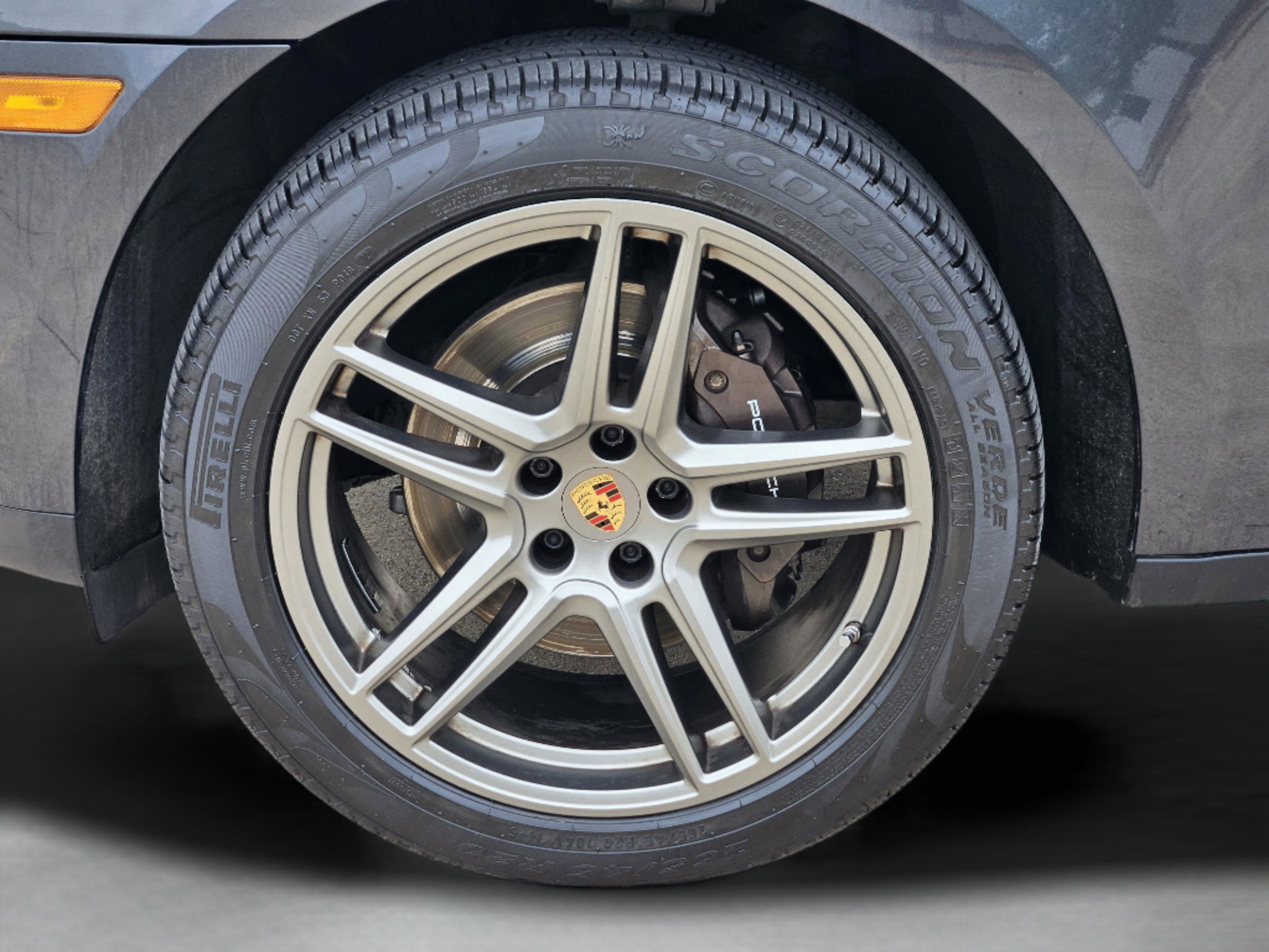 Used 2021 Porsche Macan AWD/4WD image 28