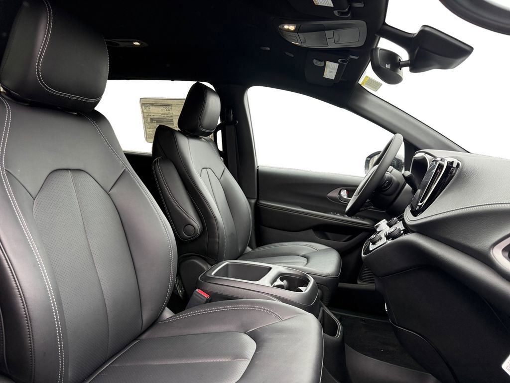 New 2026 Chrysler Pacifica Select FWD image 15