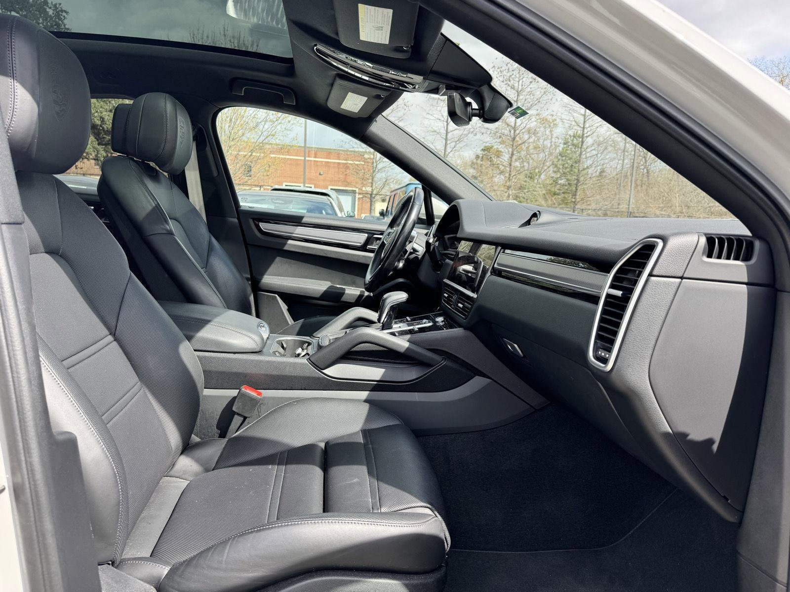 Used 2022 Porsche Cayenne S Platinum image 28