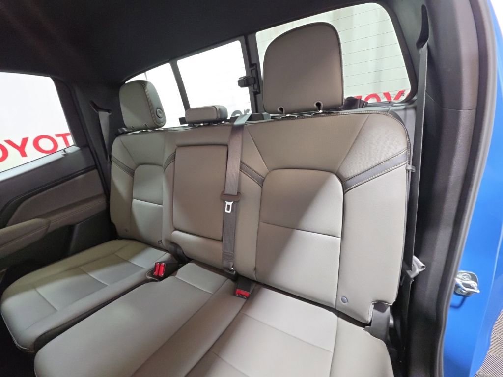 Used 2025 Chevrolet Colorado ZR2 w/ Technology Package image 19