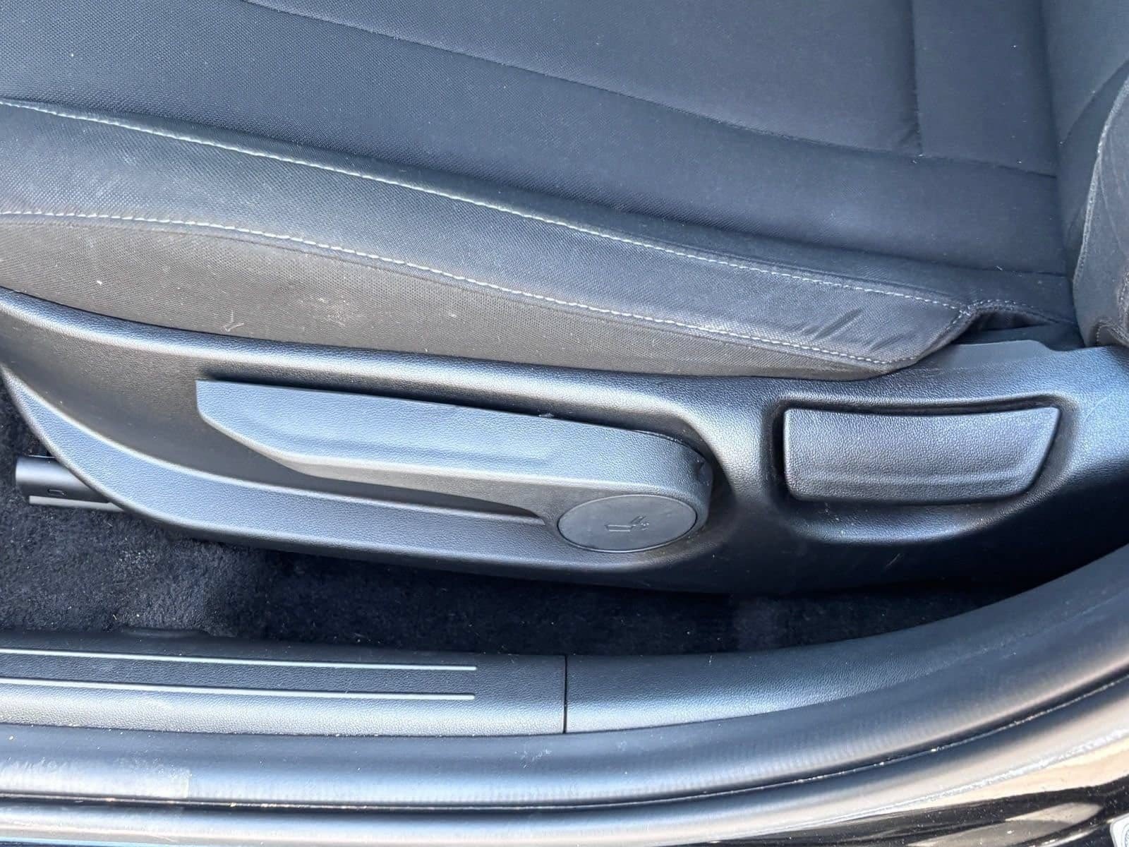 Used 2023 Hyundai Elantra Blue FWD image 16