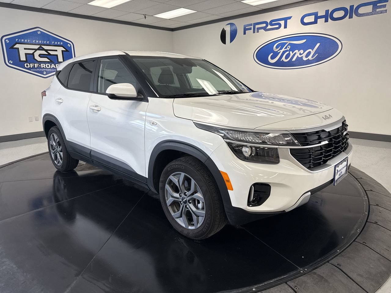 Used 2026 Kia Seltos LX AWD/4WD image 2