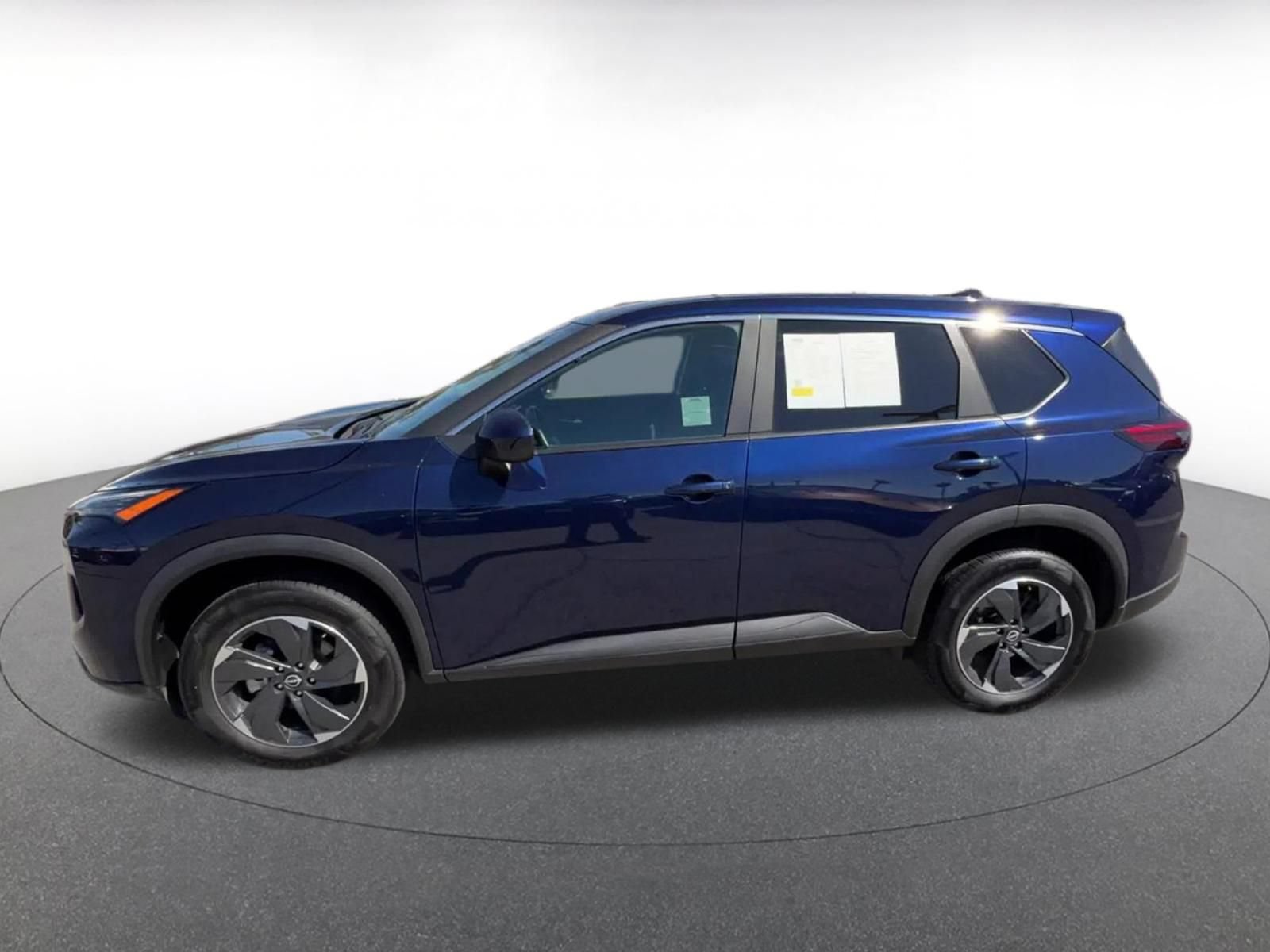 Used 2025 Nissan Rogue SV AWD/4WD image 9
