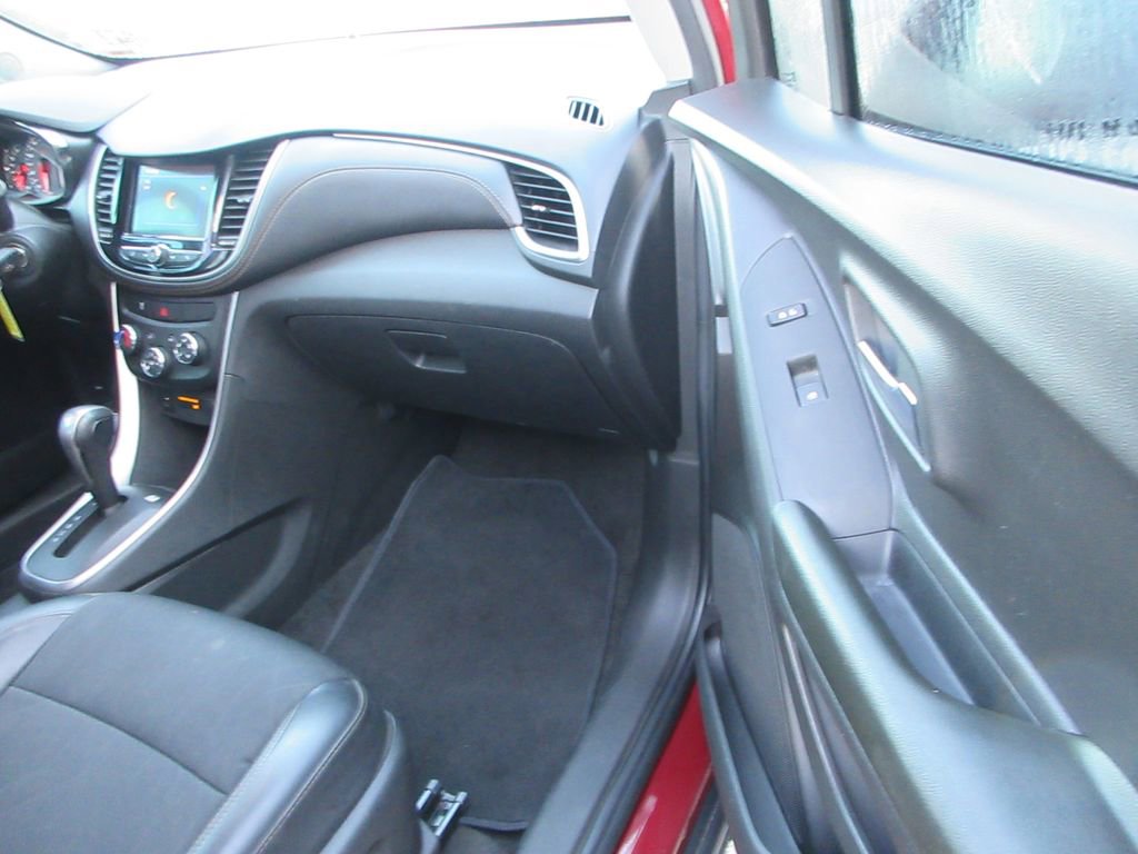 Used 2022 Chevrolet Trax LT image 19