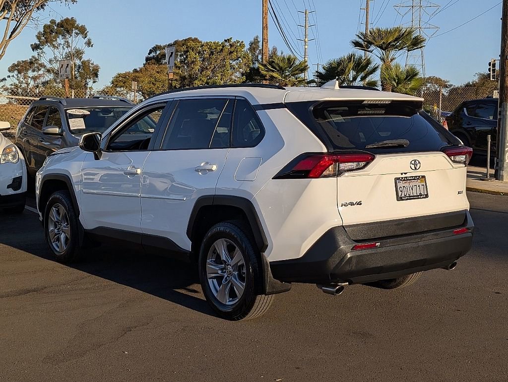 Used 2022 Toyota RAV4 XLE image 8