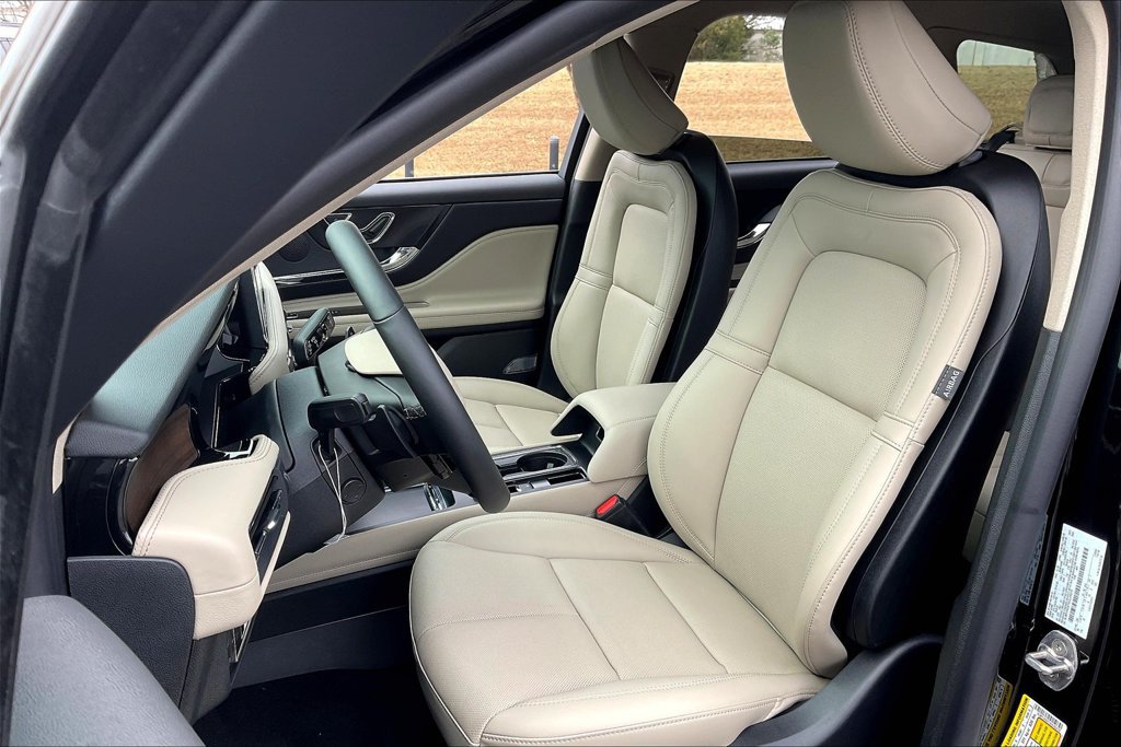 New 2025 Lincoln Corsair Grand Touring w/ Equipment Group 301A AWD/4WD image 9