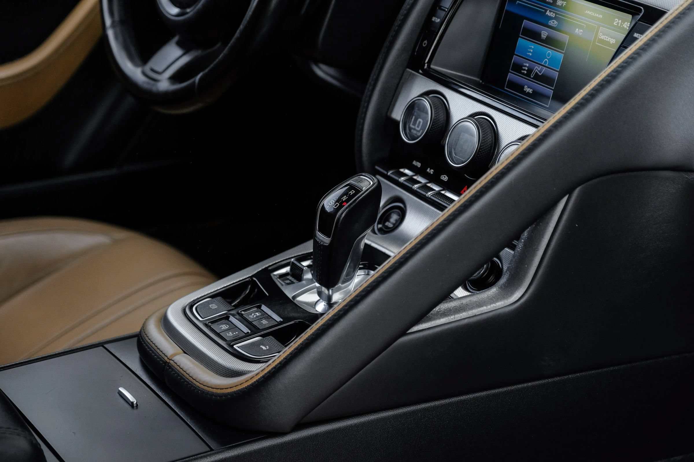 Used 2014 Jaguar F-TYPE Convertible RWD image 25