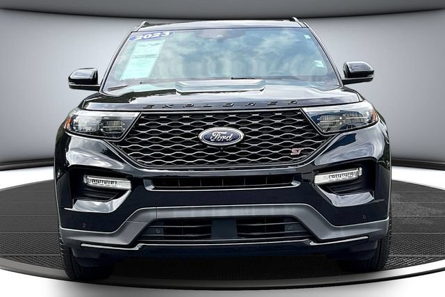 Used 2023 Ford Explorer ST w/ Equipment Group 401A AWD/4WD image 2