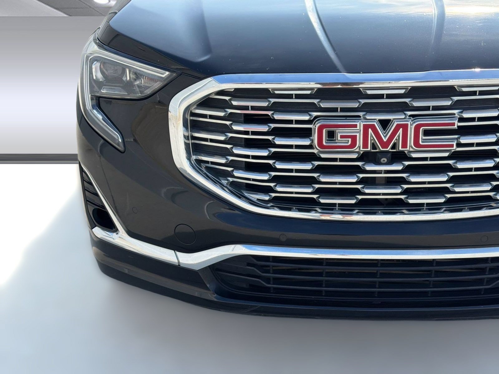 Used 2019 GMC Terrain Denali w/ Advanced Safety Package FWD image 29
