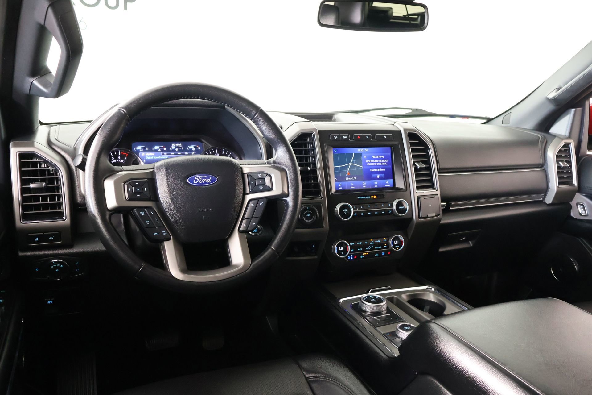 Used 2021 Ford Expedition Max XLT AWD/4WD image 2