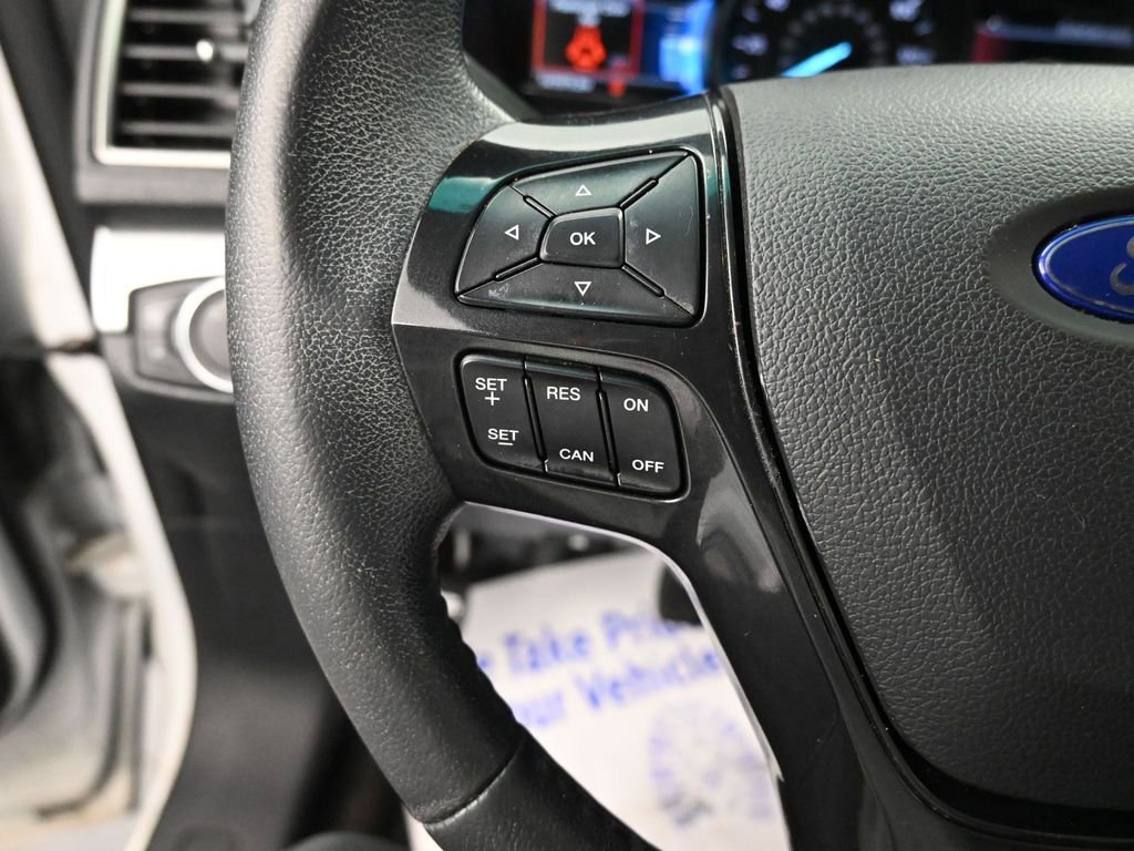 Used 2016 Ford Explorer XLT w/ Equipment Group 201A image 31
