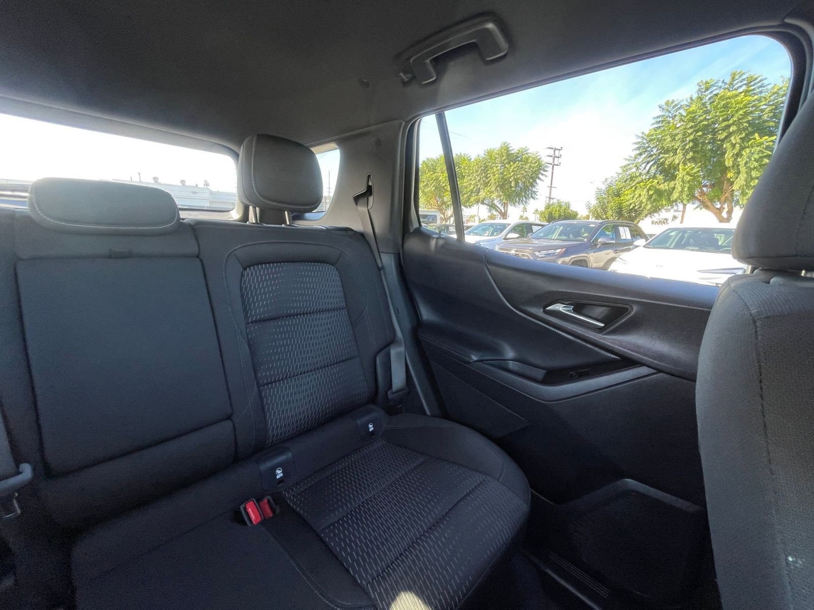 Used 2025 Chevrolet Equinox LT image 37