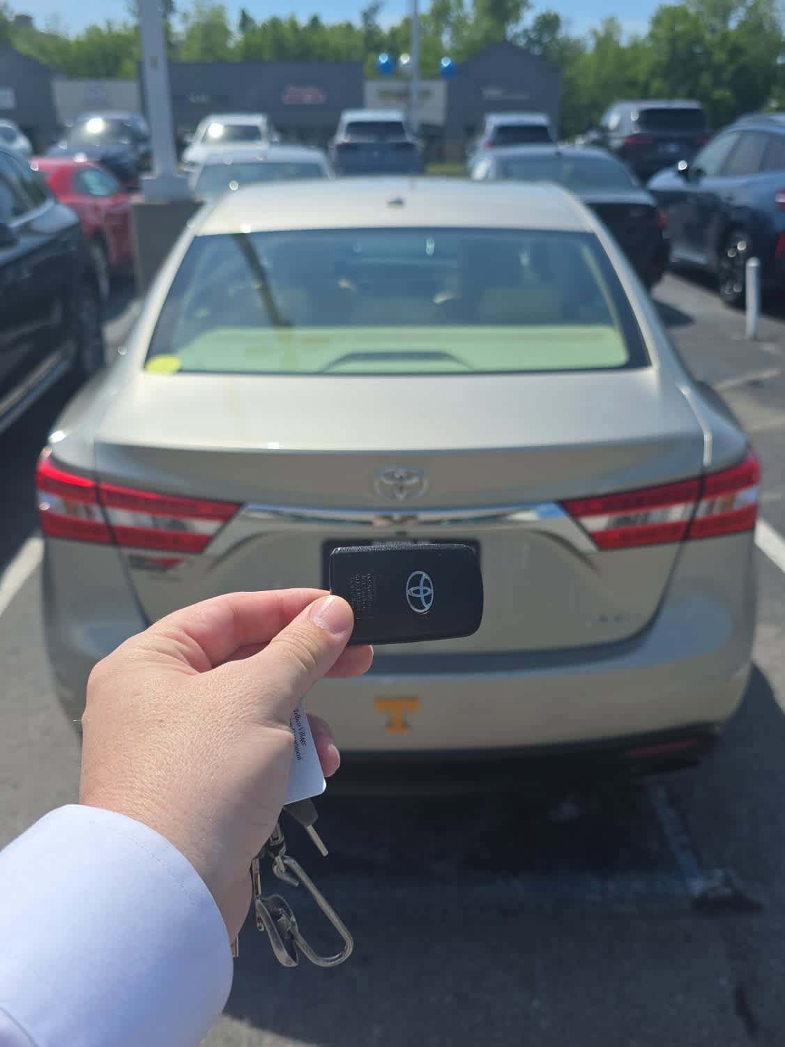 Used 2013 Toyota Avalon XLE Touring FWD image 3
