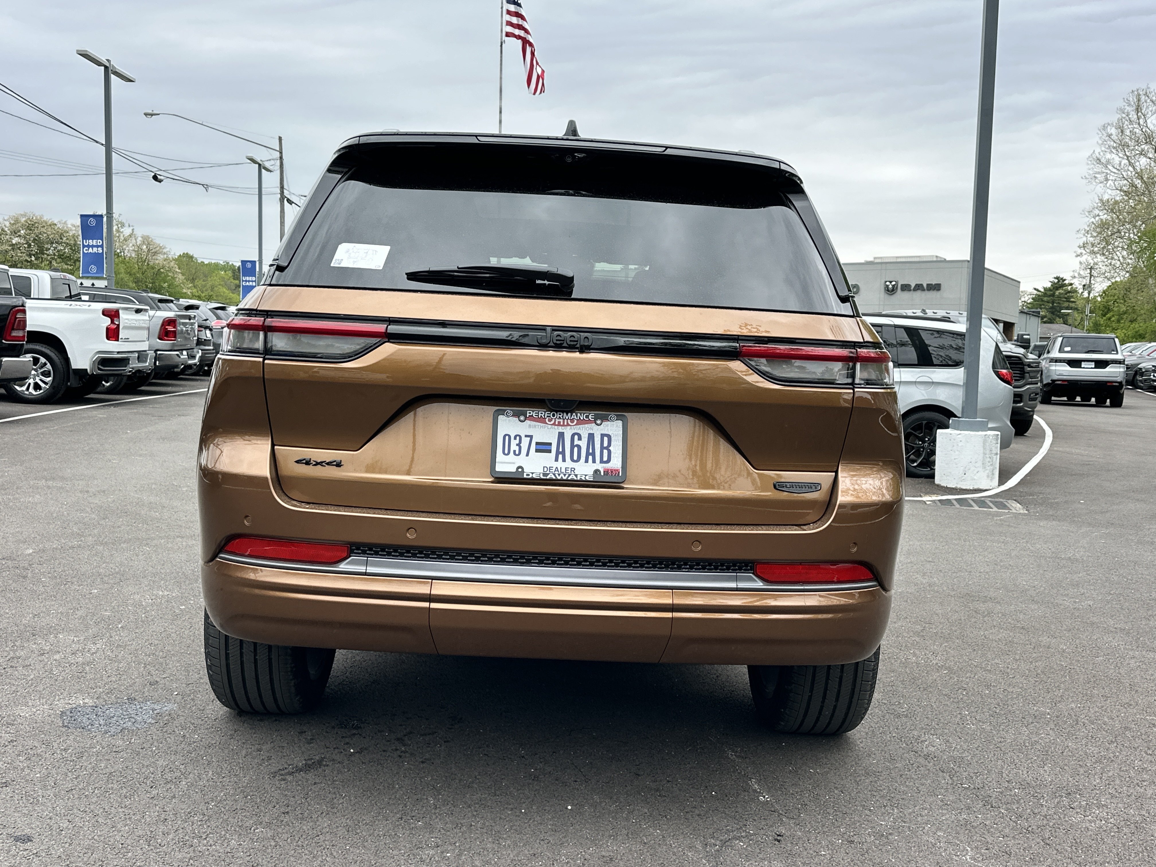 New 2026 Jeep Grand Cherokee Summit w/ Obsidian Package AWD/4WD image 18