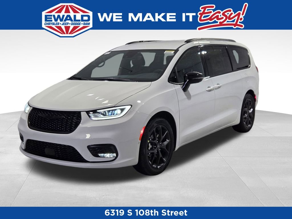 New 2026 Chrysler Pacifica Select w/ S Appearance Package image 14