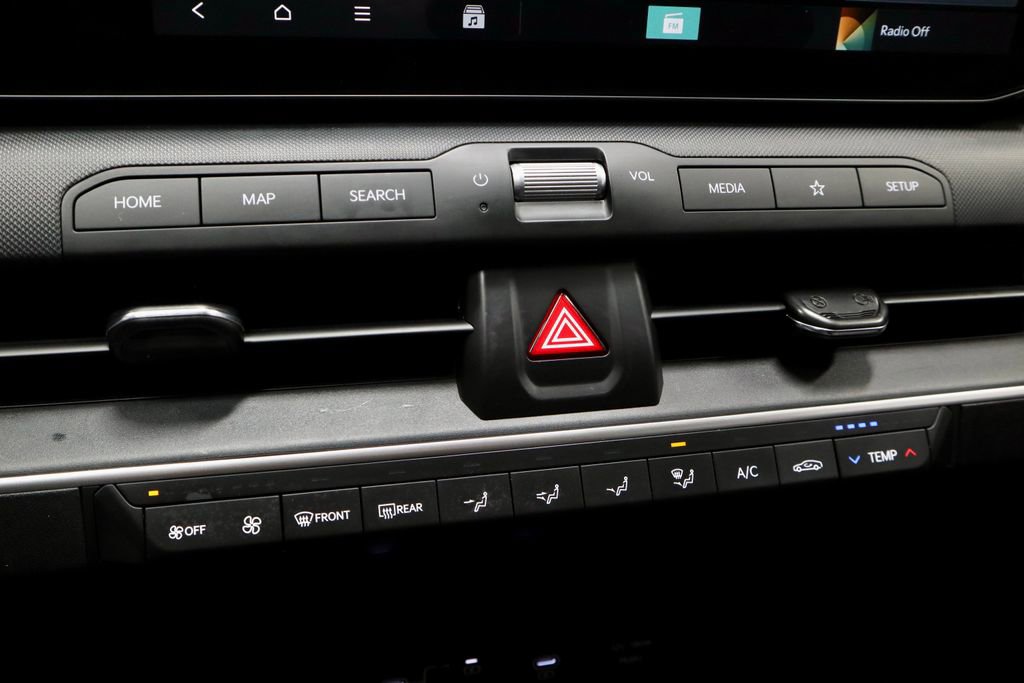 Used 2025 Kia K4 LXS image 32