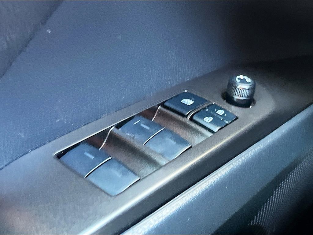 Used 2022 Toyota Camry SE w/ Carpet Mat Package (TMS) image 17