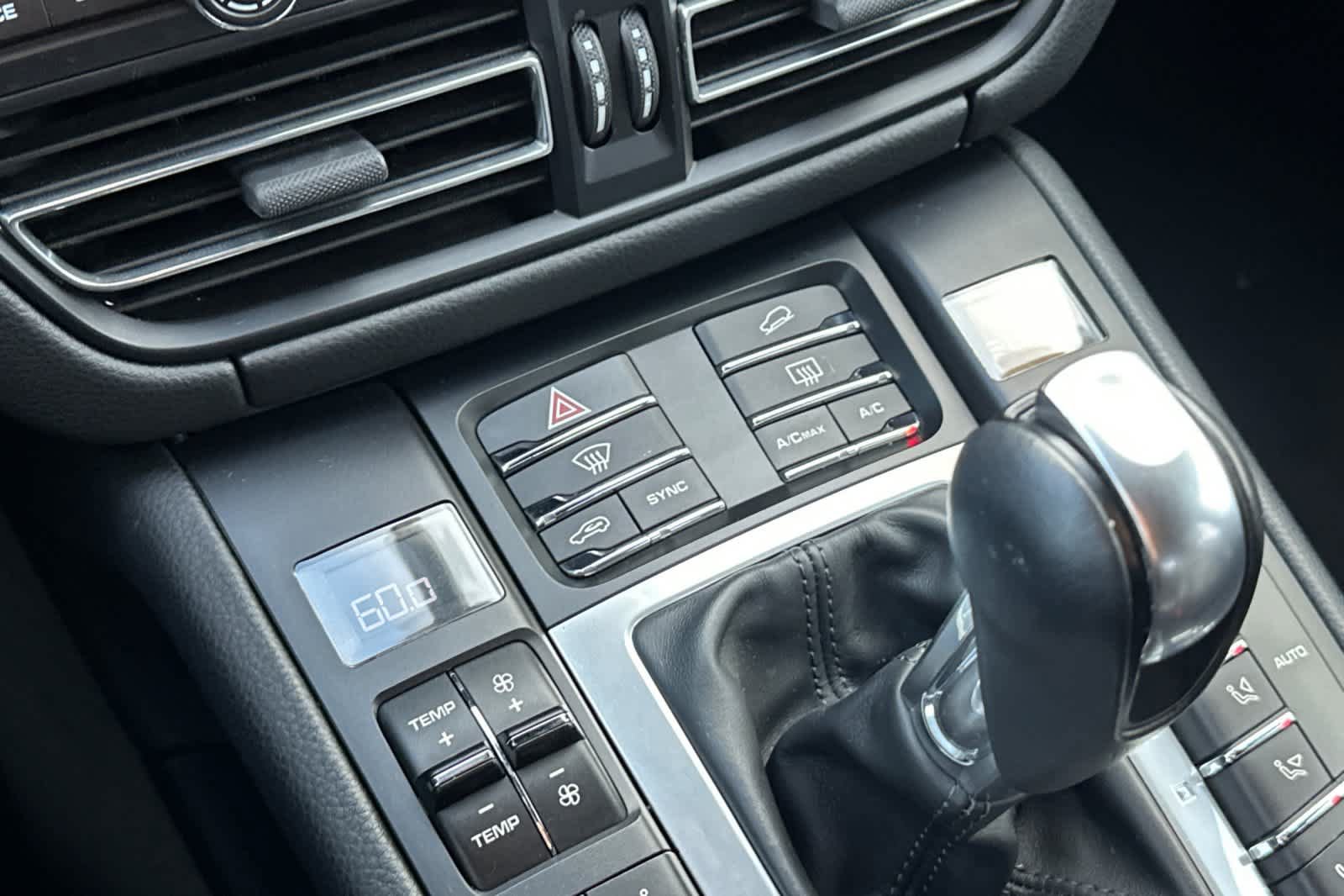 Used 2021 Porsche Macan AWD/4WD image 22