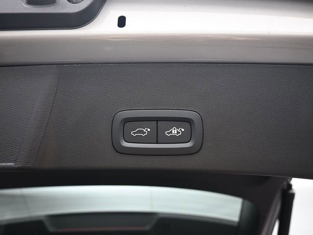 Used 2024 Volvo XC40 B5 Plus w/ Protection Package Premier image 31