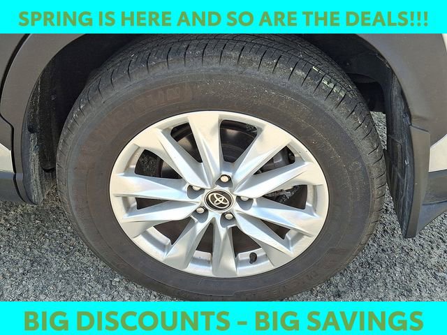 Certified 2024 Toyota Corolla Cross LE w/ Moonroof Package image 9