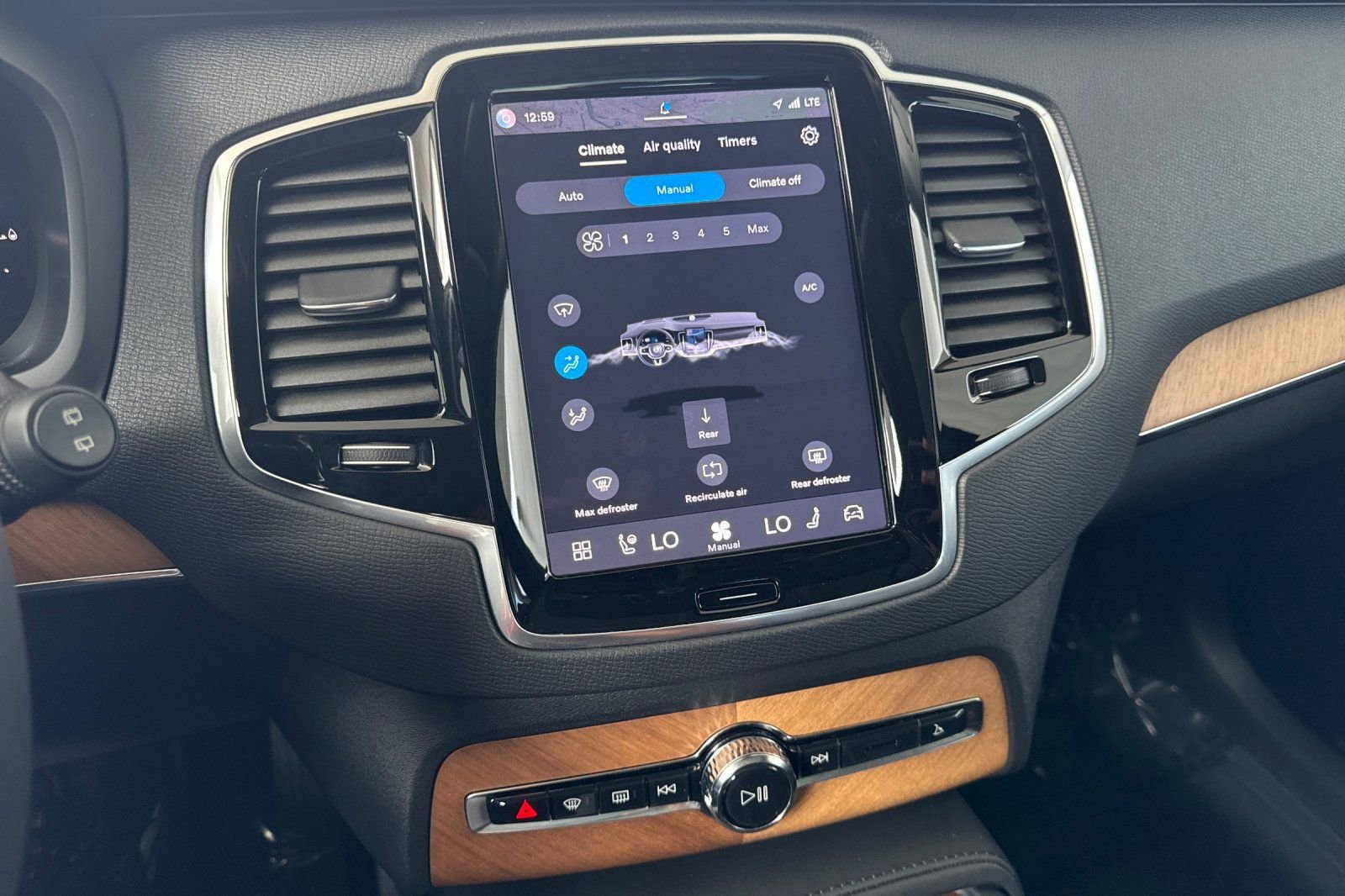 Used 2023 Volvo XC90 T8 Plus w/ Protection Package Premier image 25