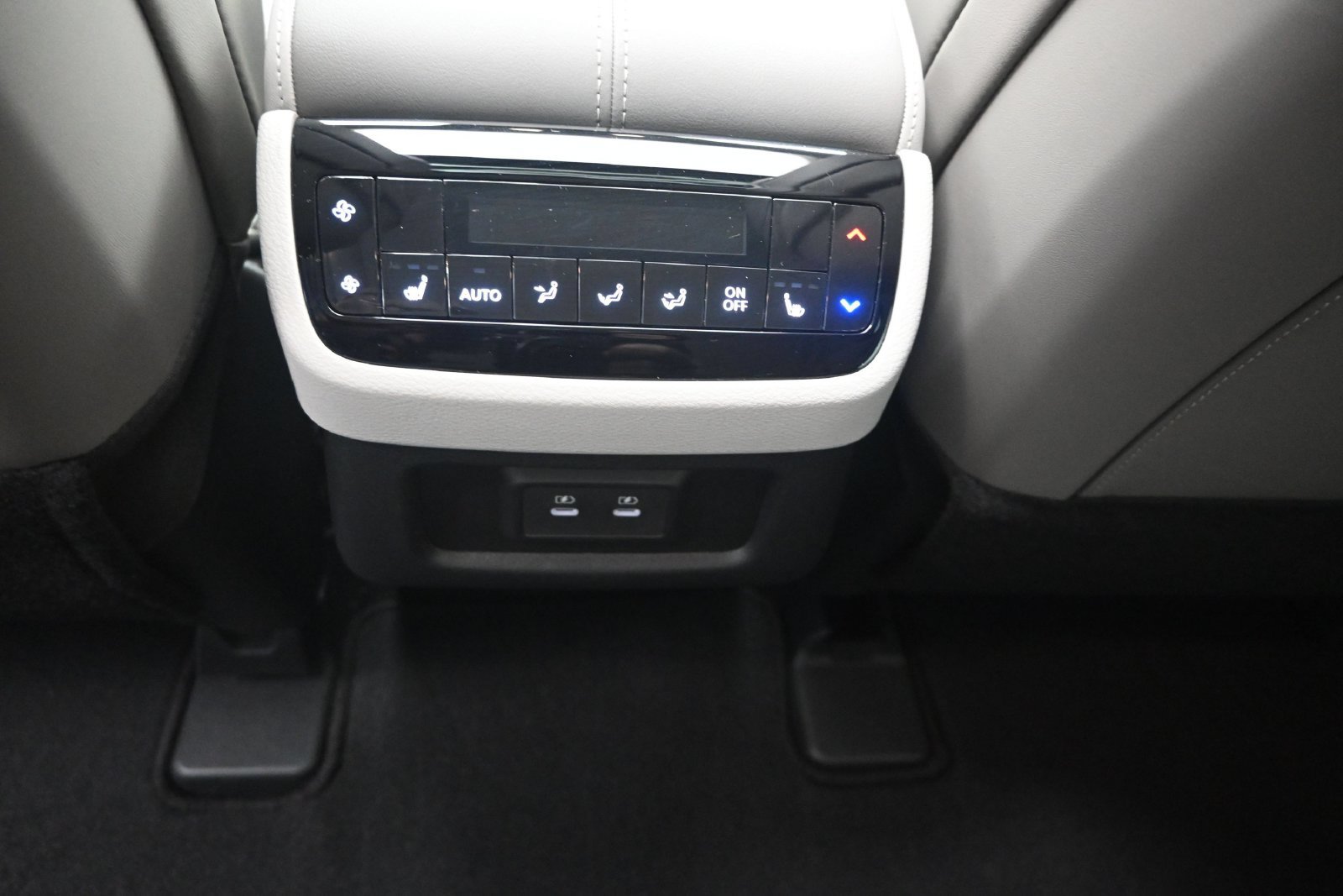 Certified 2026 INFINITI QX60 Luxe w/ Cargo Package FWD image 19
